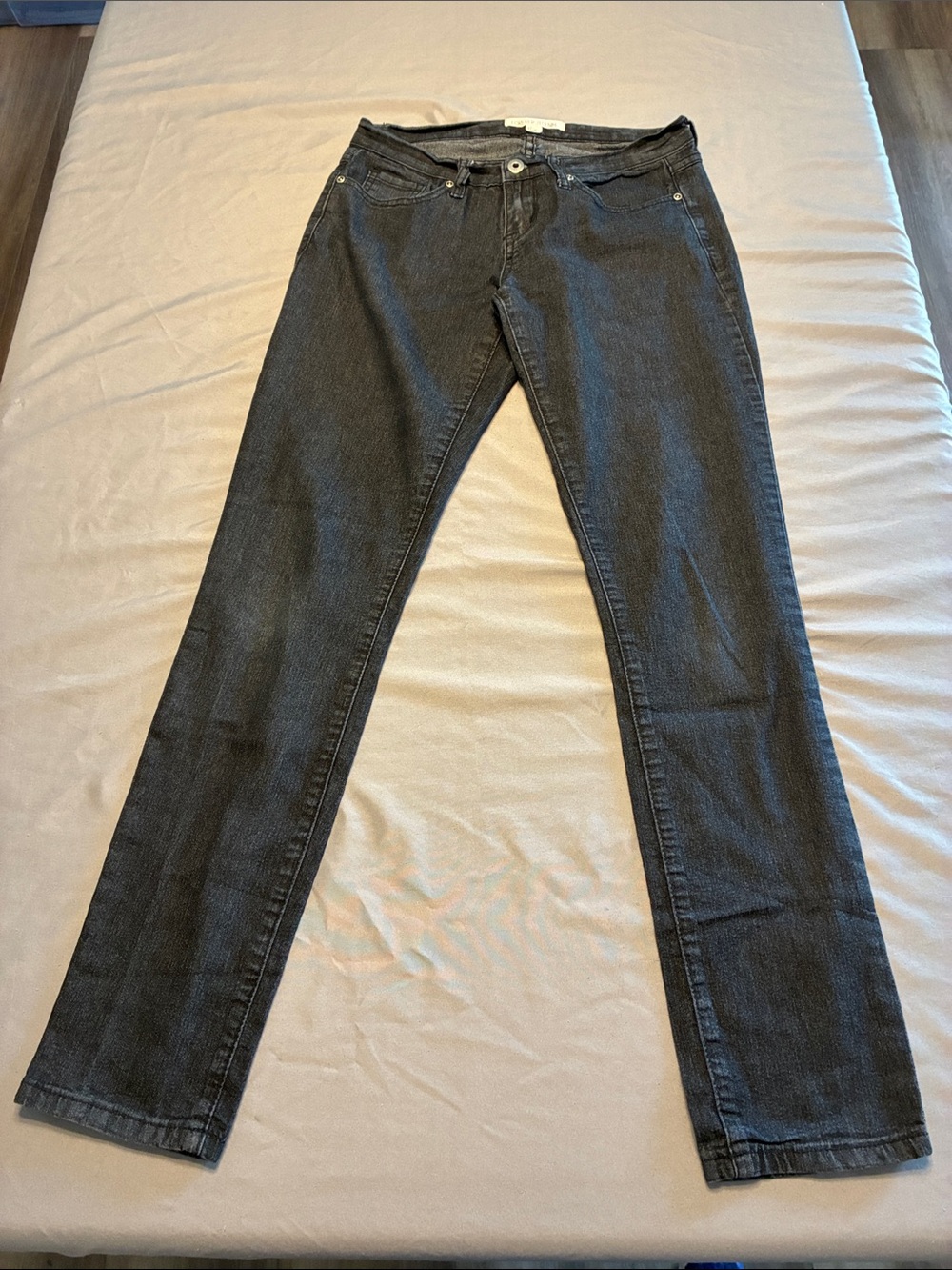 Forever 21 Straight-Leg Jeans in Charcoal Gray